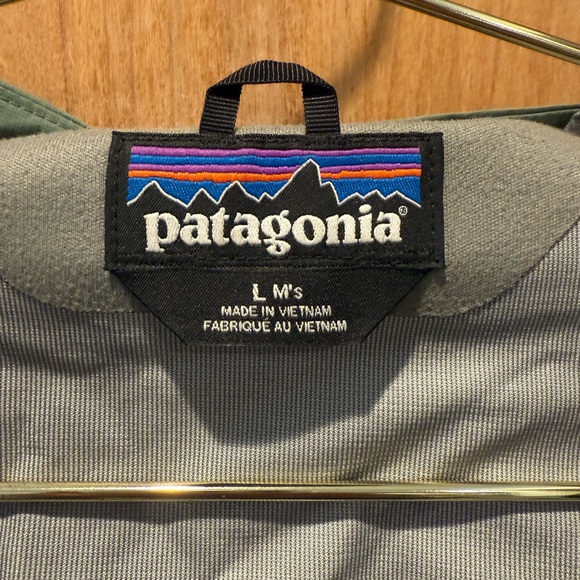 Patagonia Green Hooded Jacket - Picture 3 of 3